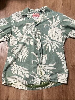 RJC Hidden Button Up Shirt Made In Hawaii - Medium